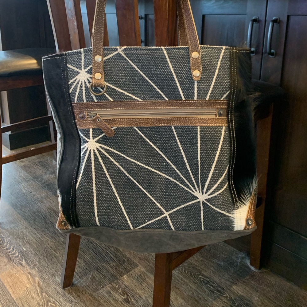 Myra Tote